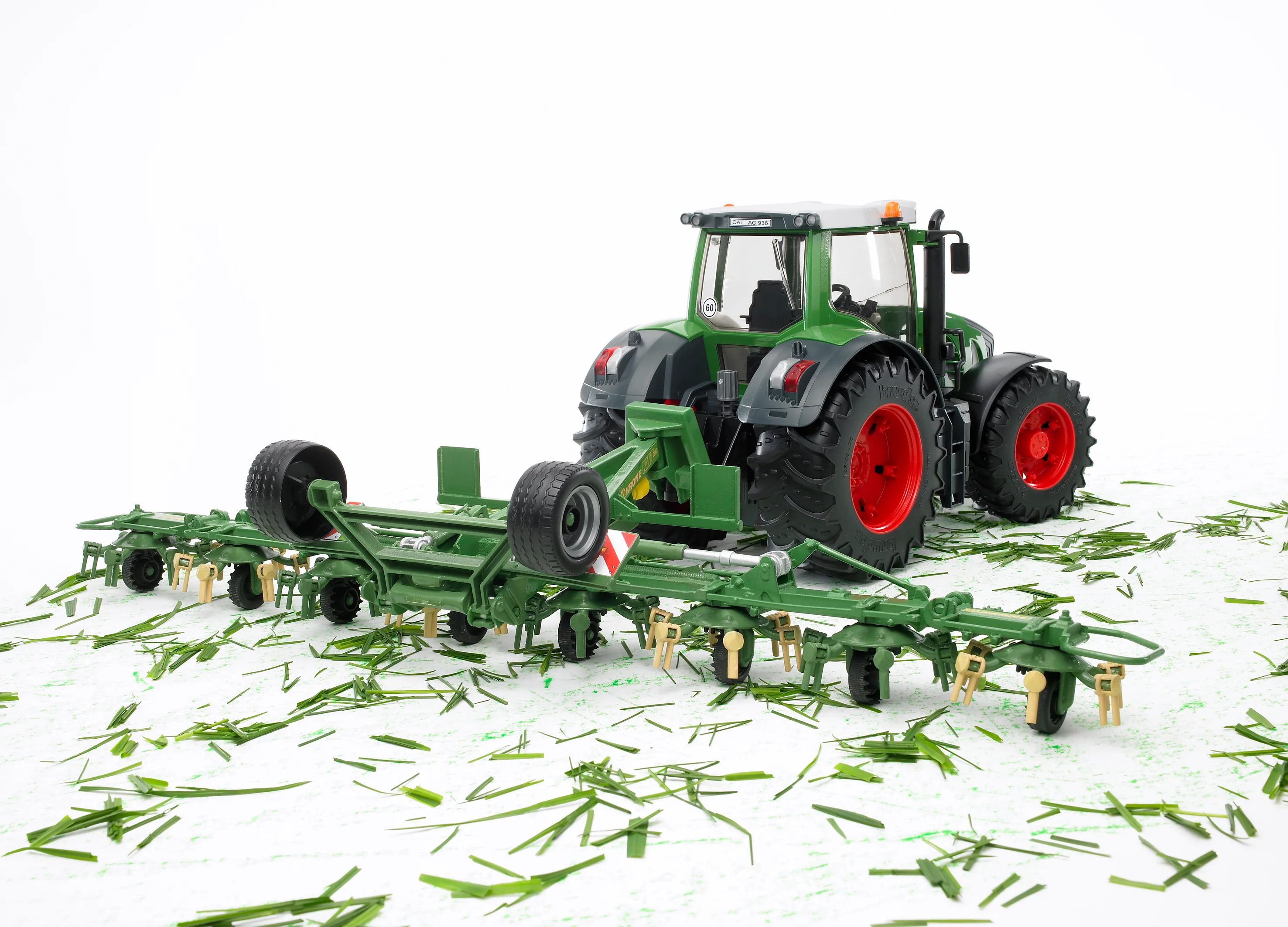 Bruder 02224 Krone Trailed Rotary Tedder with Running Gear KWT 8.82 -18.14.4 - Image 5