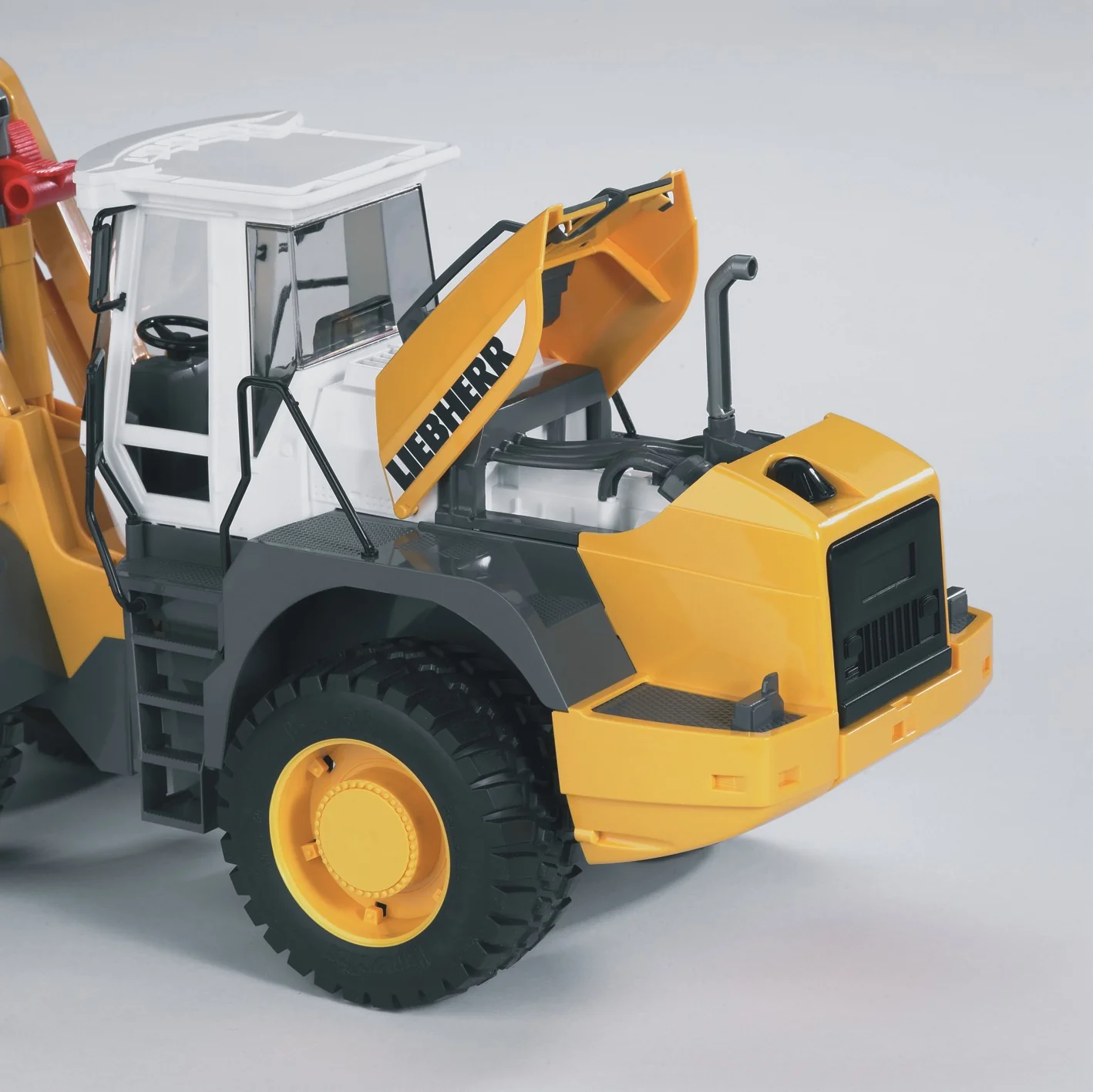Bruder 02430 Liebherr Wheel Loader L574 24.12.8 - Image 3
