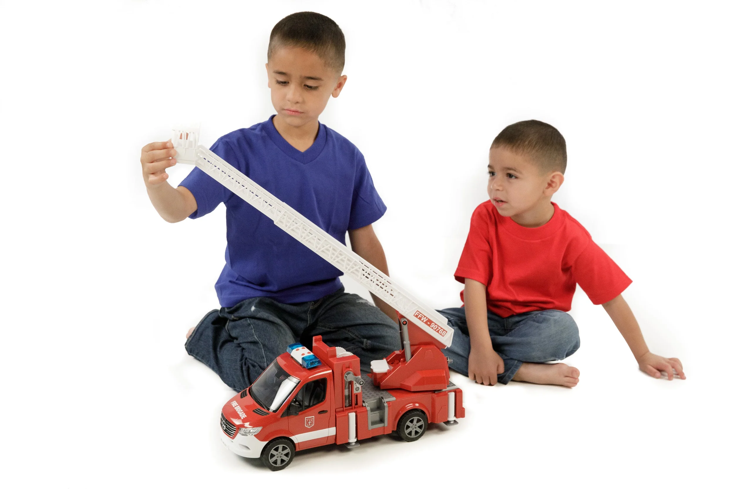 Bruder 02673 Mercedes-Benz Sprinter Fire Engine with Ladder, Pump, and Light & Sound Module 20.12.8 - Image 8