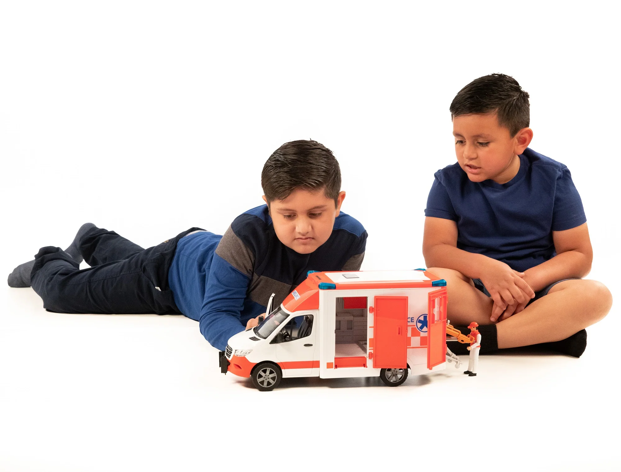 Bruder 02676 Mercedes-Benz Sprinter Ambulance with Driver 20.12.8 - Image 8