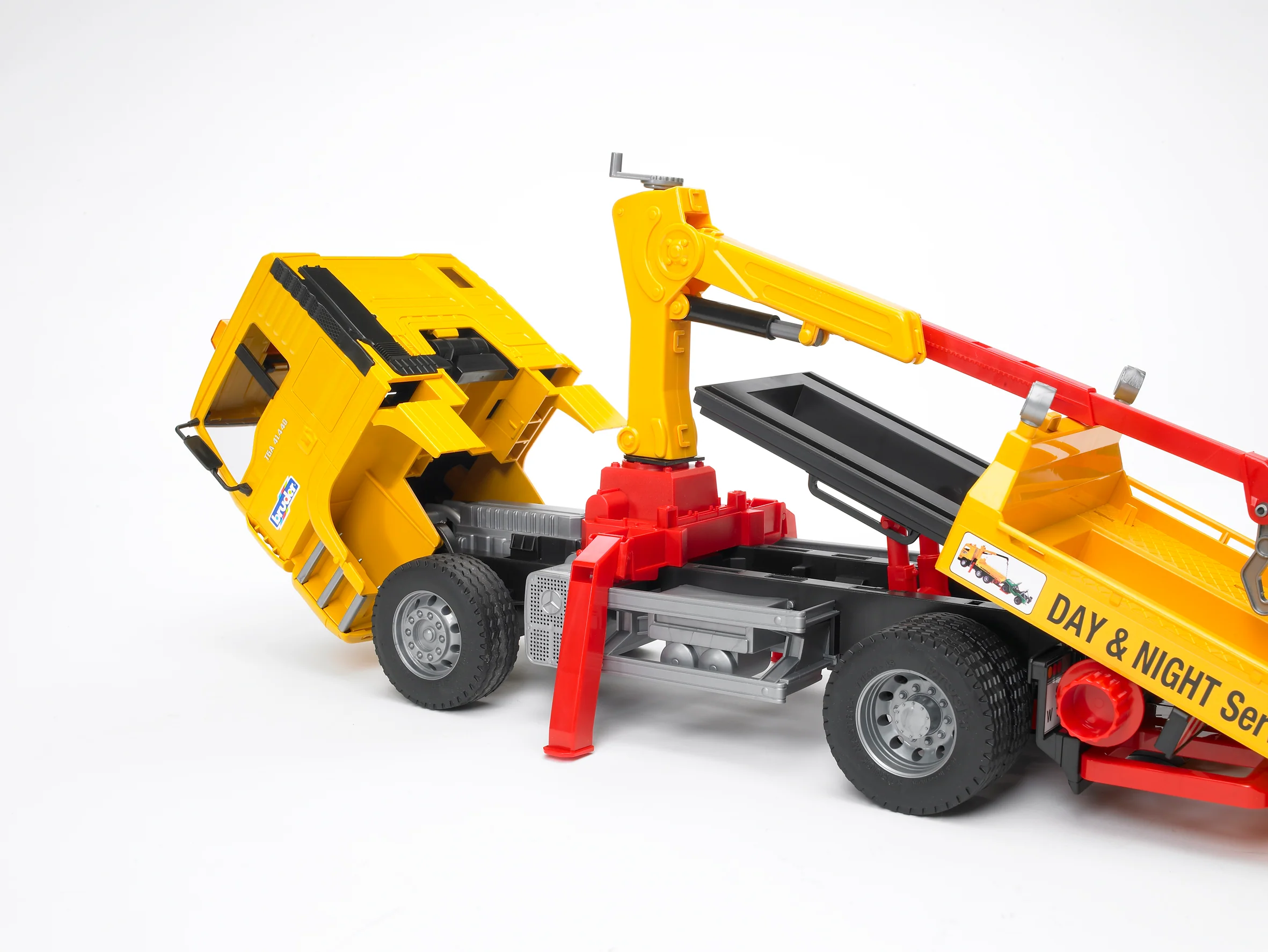 Bruder 02750 Man TGA Tow Truck with Off-Road Vehicle 20.12.8 - Image 5