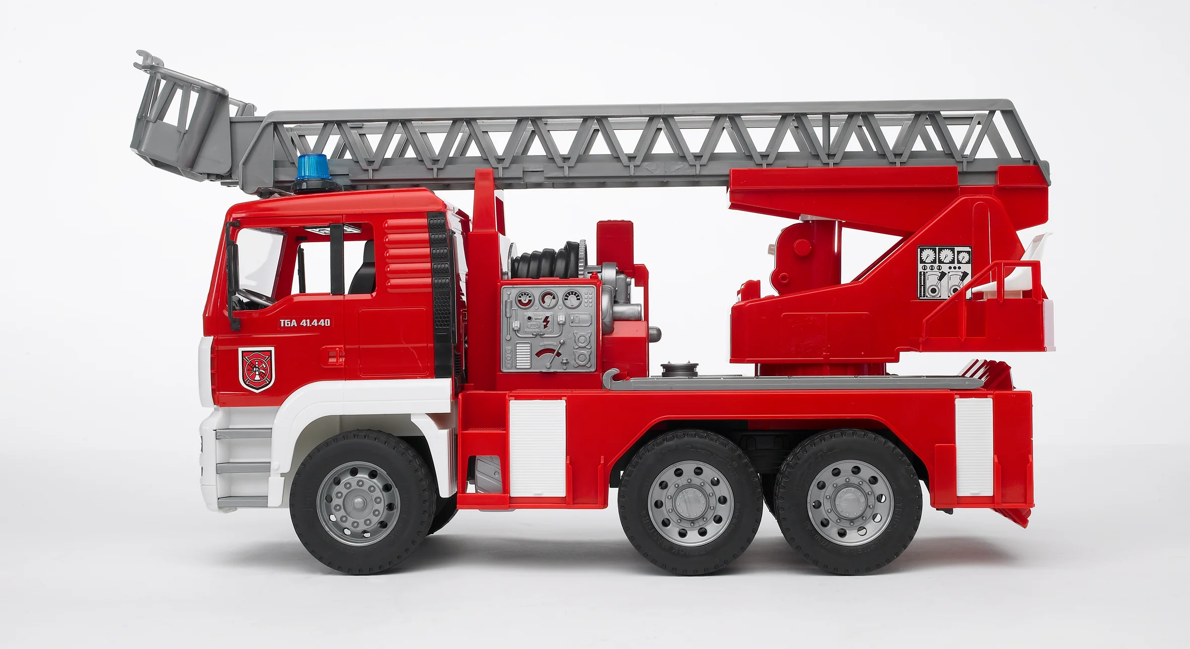 Bruder 02771 Man TGA Fire Engine with Ladder, Water Pump and Light & Sound Module 20.12.8 - Image 4