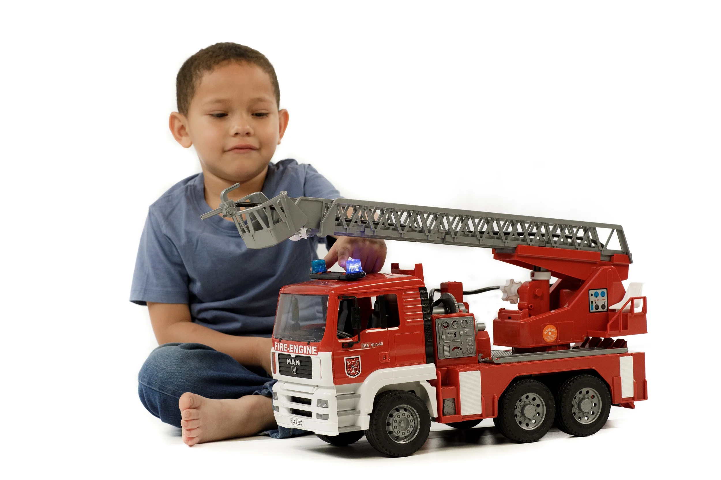 Bruder 02771 Man TGA Fire Engine with Ladder, Water Pump and Light & Sound Module 20.12.8 - Image 6