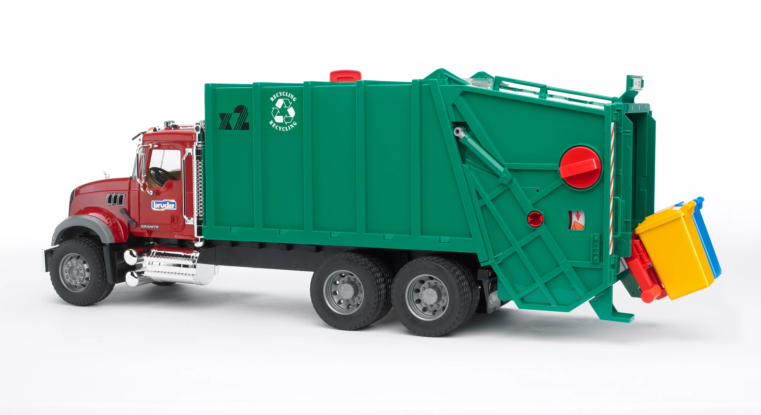 Bruder 02812 Mack Granite Rear Loading Garbage Truck 28.12.10 - Image 3