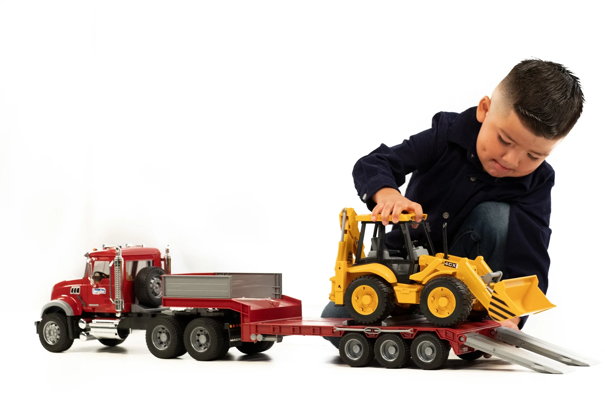 Bruder 02813 Mack Granite Truck with Low Loader and JCB 4CX Backhoe Loader  40.12.9 - Image 5