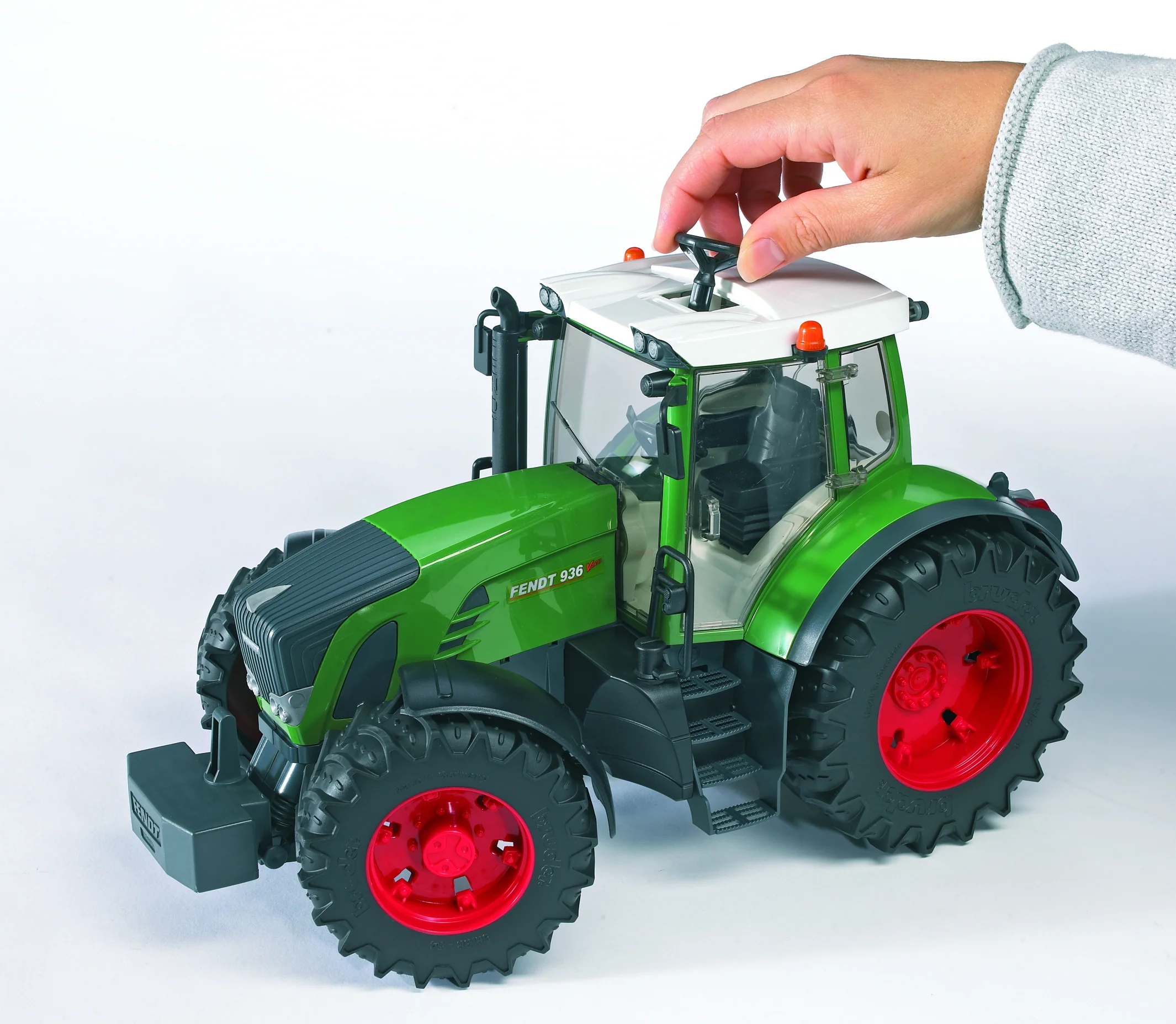 Bruder 03040 Fendt 936 Vario 18.10.10 - Image 4