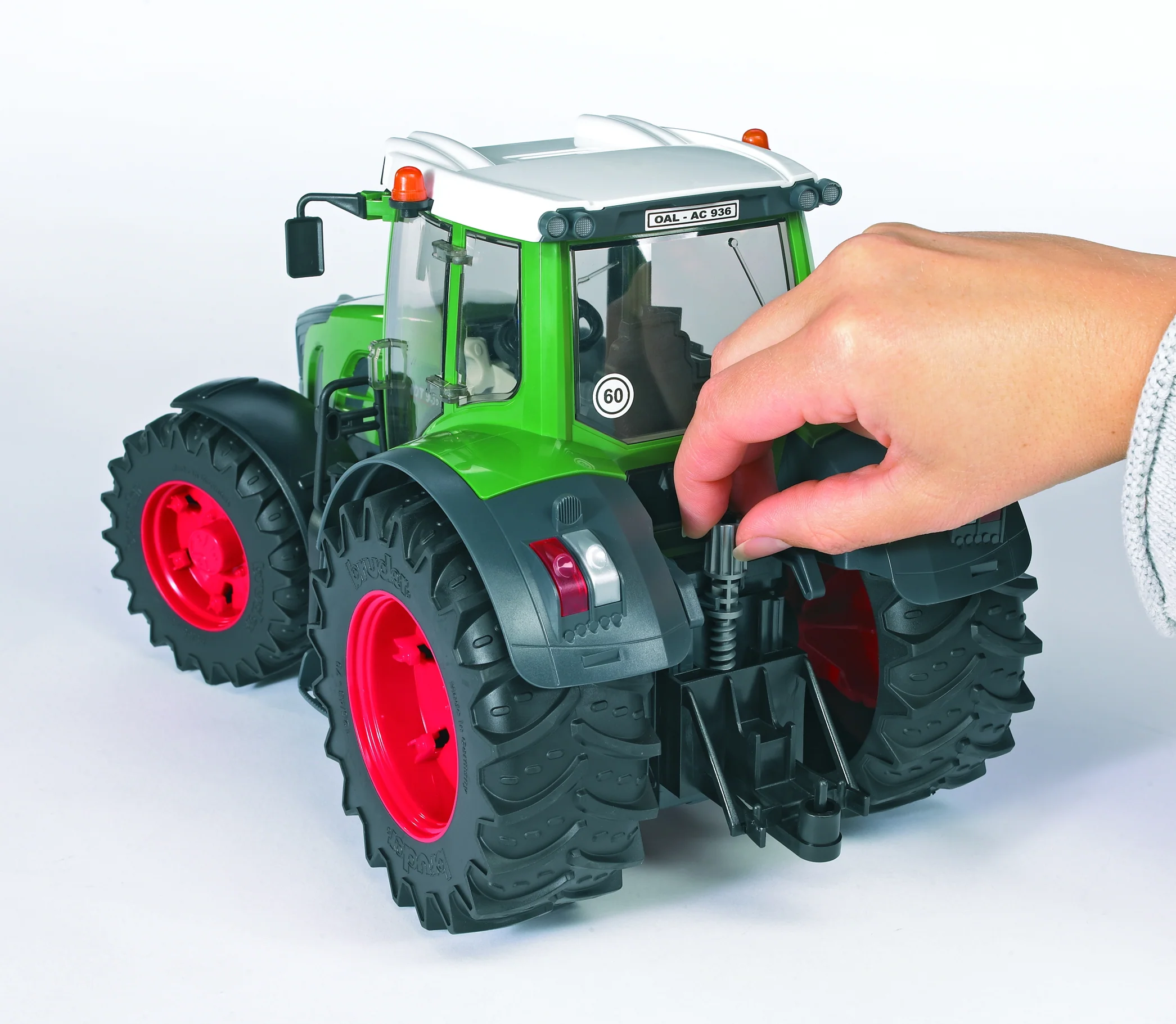 Bruder 03041 Fendt 936 Vario with Front Loader 20.12.8 - Image 4