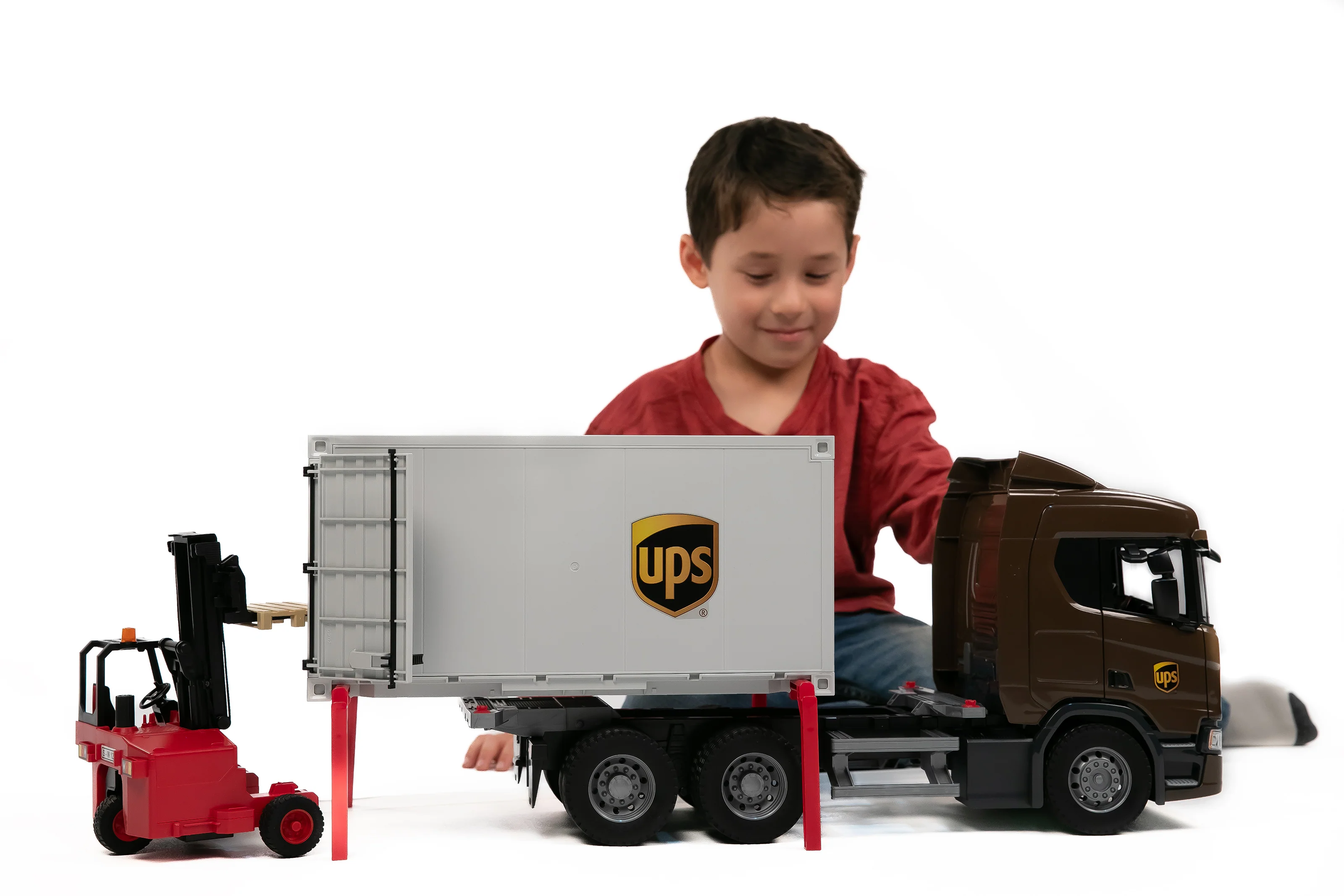 Bruder 03582 Scania Super 560R UPS Logistics Truck with Truck-Mounted Forklift 28.12.10 - Image 6