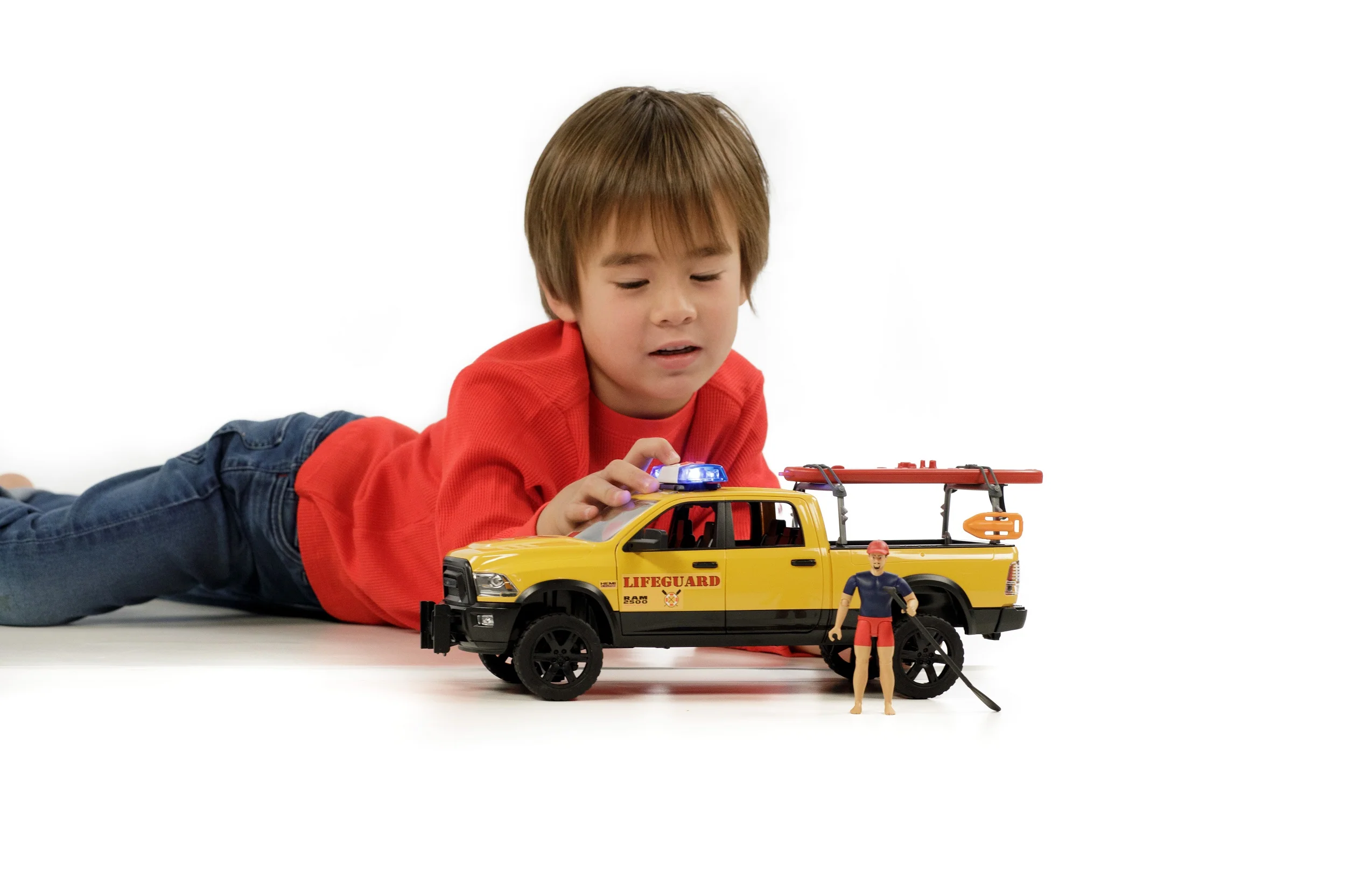 Bruder 02506 Ram 2500 Lifeguard Power Wagon with Lifeguard, Stand-up Paddleboard 24.12.8 - Image 5