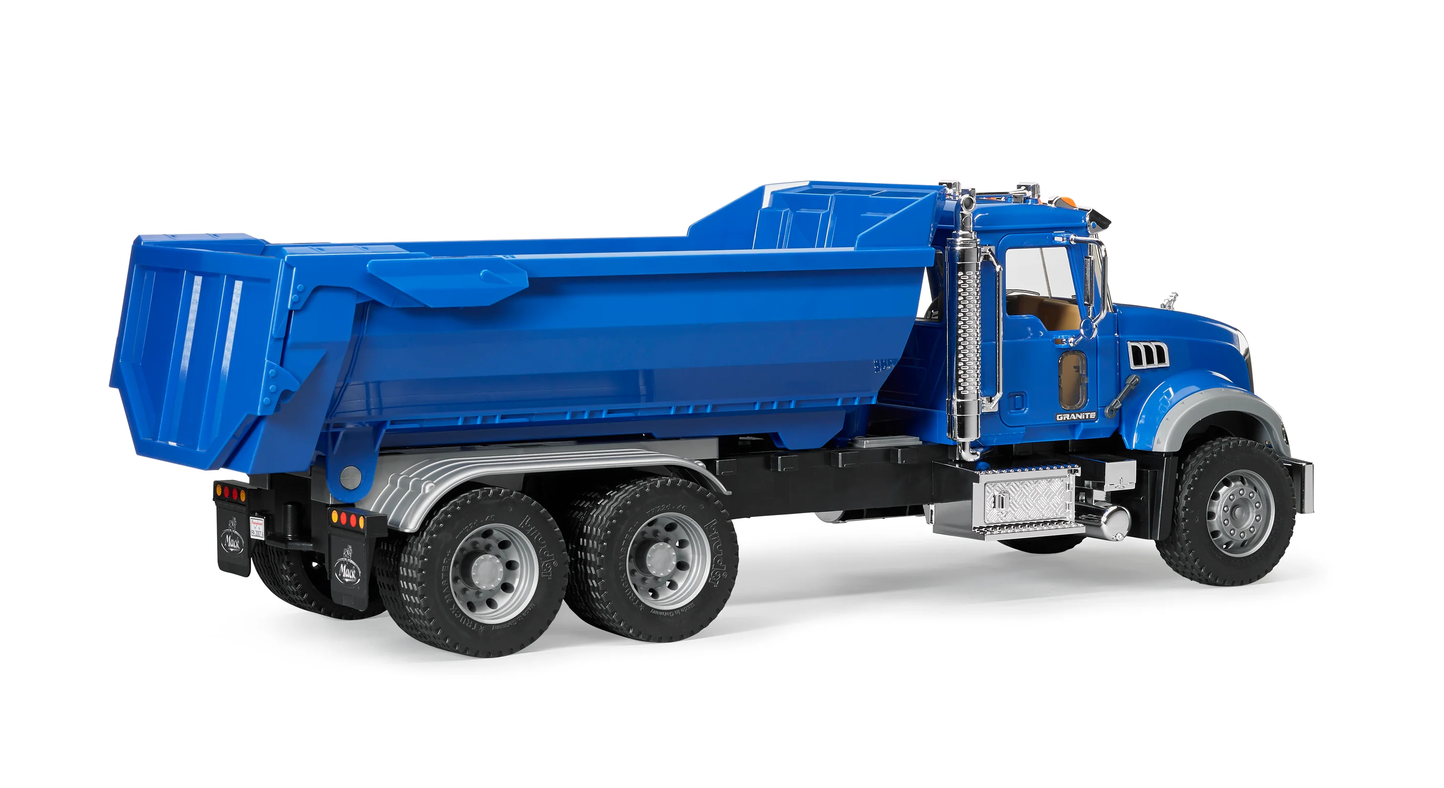 Bruder 02823 Mack Granite Halfpipe Dump Truck 26.10.10 - Image 4
