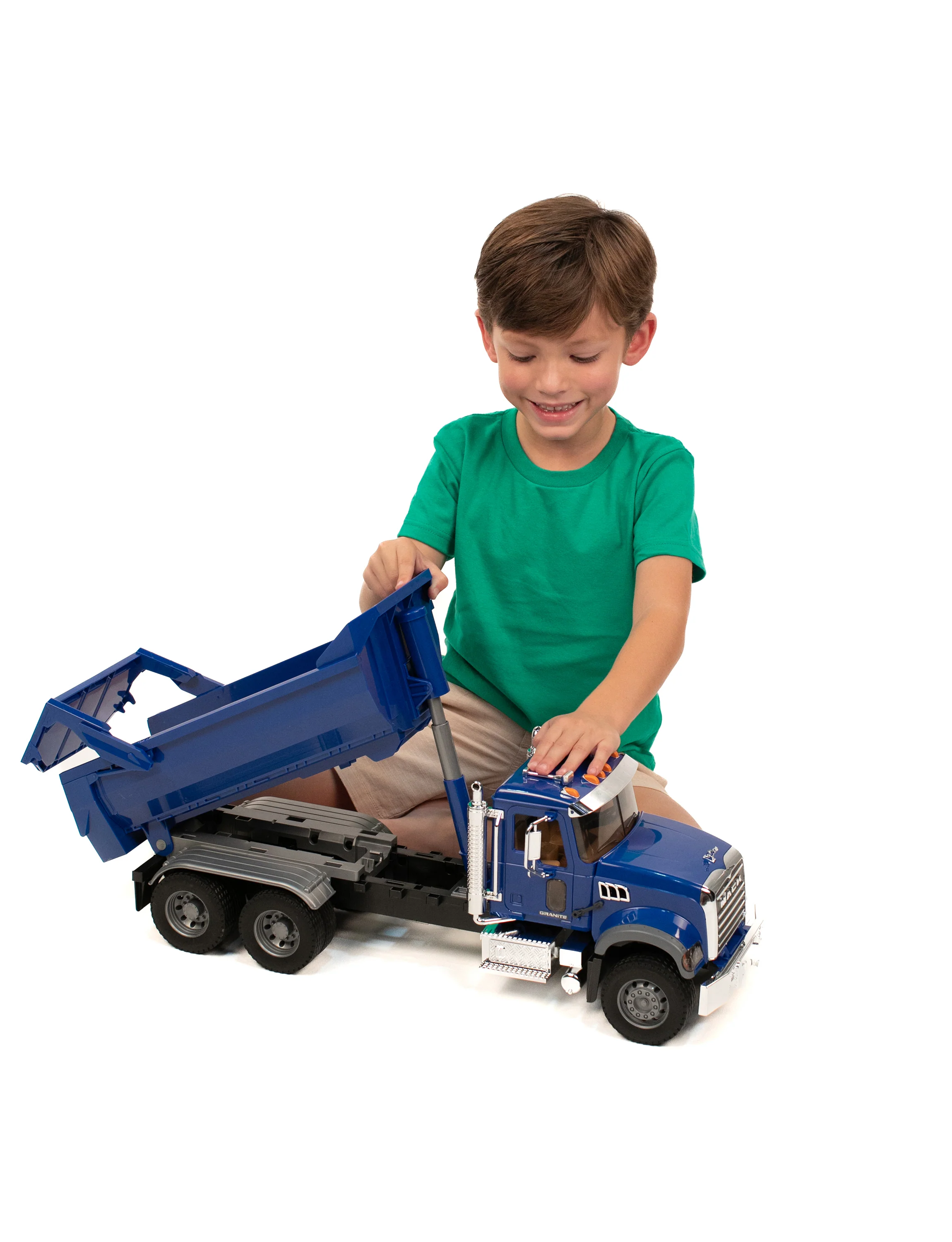 Bruder 02823 Mack Granite Halfpipe Dump Truck 26.10.10 - Image 5